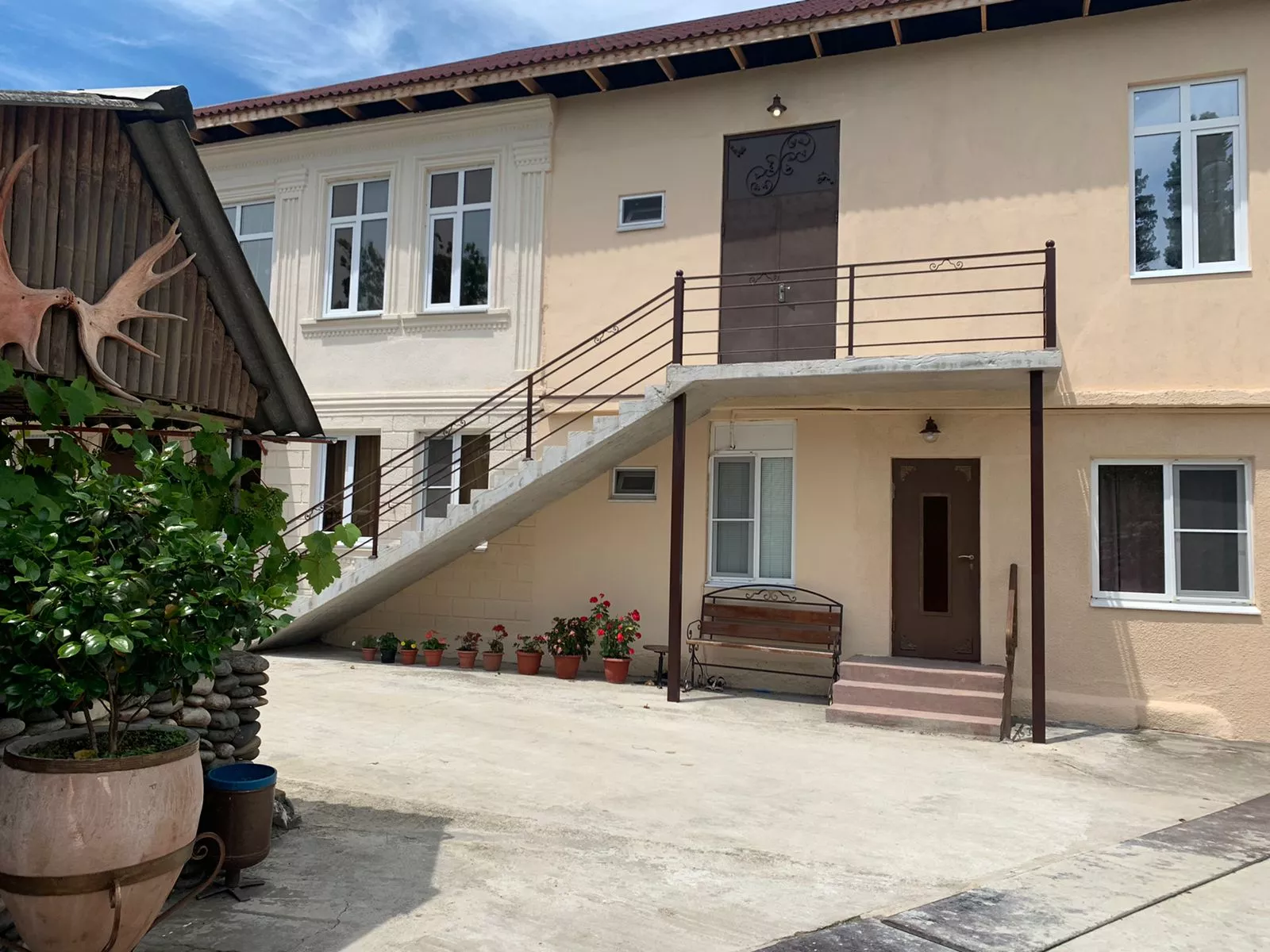 . Гостевой дом ЭЙВА. Пицунда