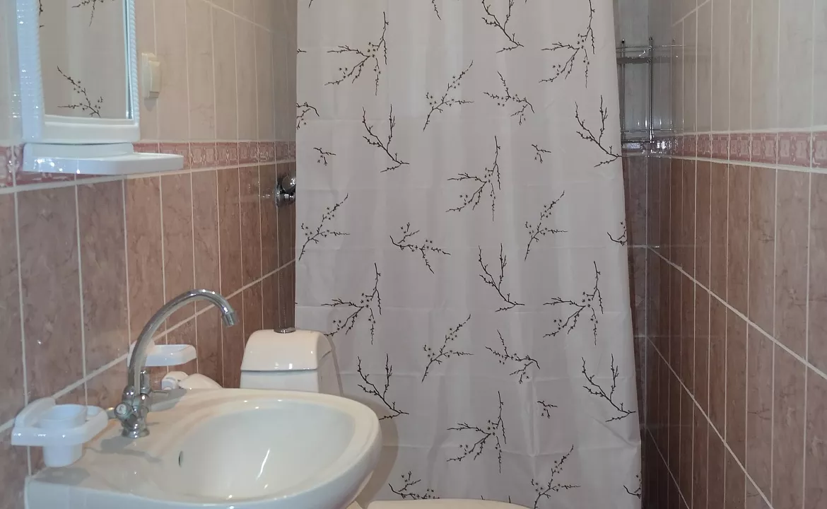 «Люкс» с  балконом (S =10 м2) с видом на море. Гостевой дом Эдем в Волконке. Лазаревское