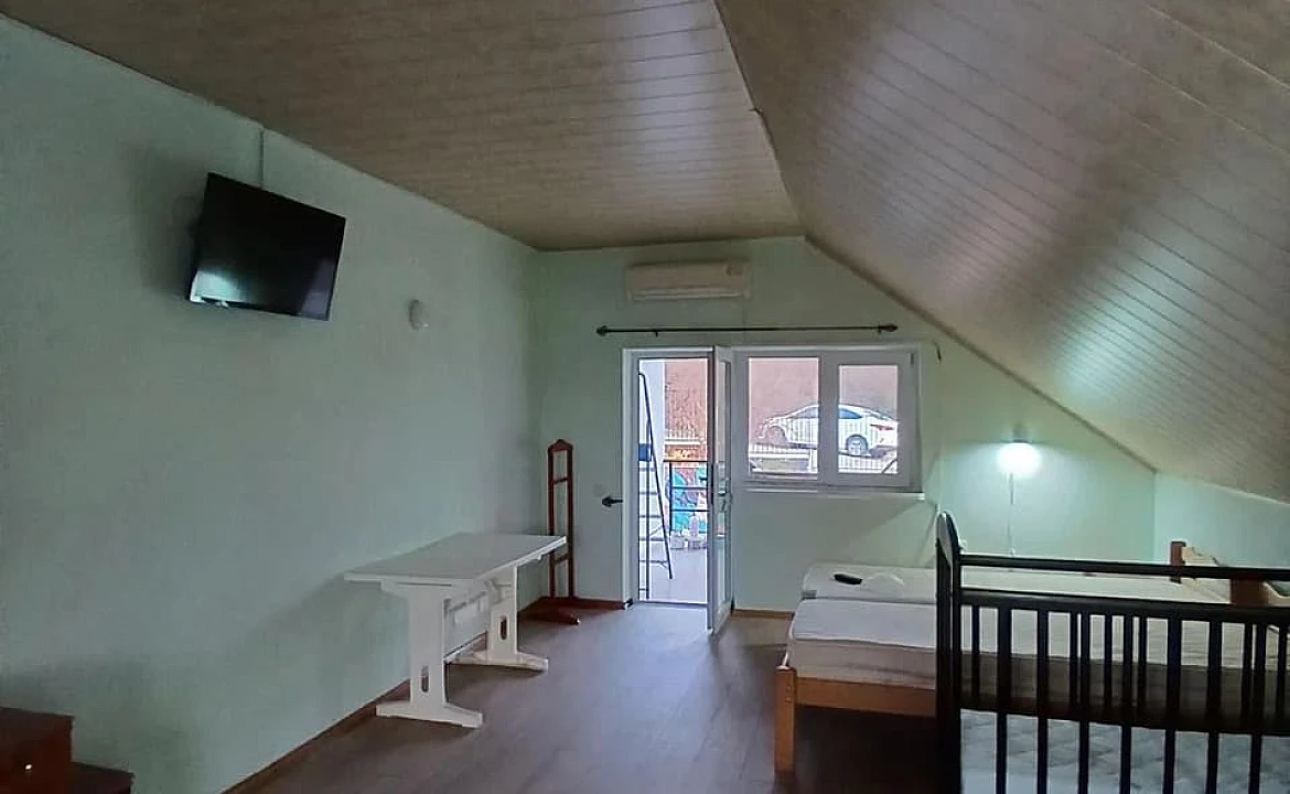 4х местный Люкс, от 1 до 5 гостей, балкон, вид на море, горы. Гостевой дом "Горная лаванда". Лазаревское