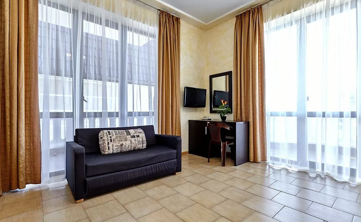 З-х местный с балконом. Гостевой дом "ВИКТОРИЯ". Геленджик З-х местный с балконом. Гостевой дом "ВИКТОРИЯ". Геленджик