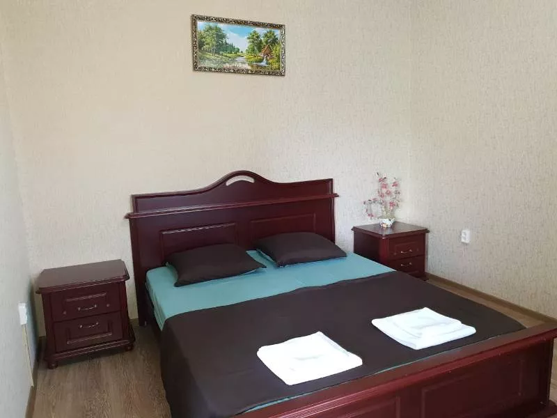 2х-комнатный с кухней. Гостевой дом "RODINA". Лоо