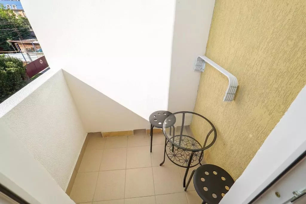 Номер-студио с балконом. Апарт-отель «Близнецы». Адлер