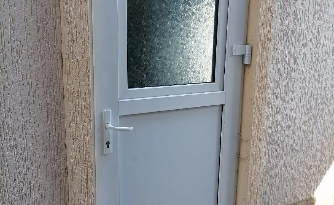 Трехместные апартаменты. Гостевой дом Четыре сезона. Лоо