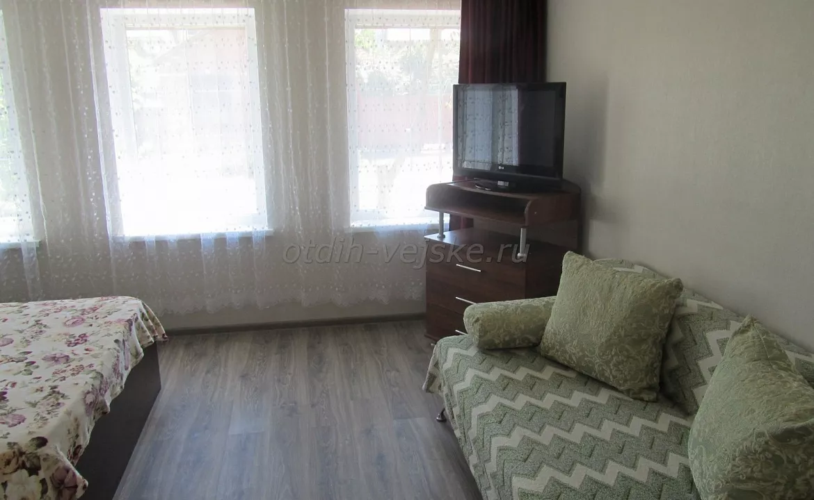 Двухкомнатный дом. Частный сектор "На Море". Ейск