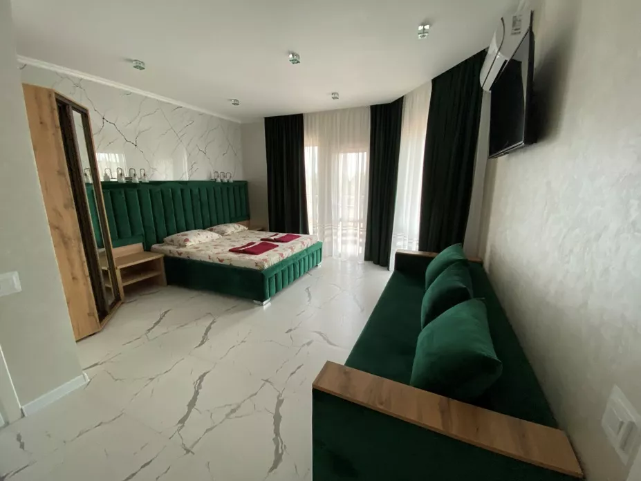 . Отель У Моря с бассейном. Евпатория