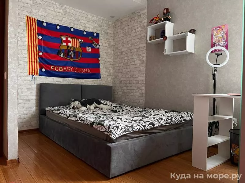  4х комнатная квартира. Квартира в многоквартирном доме Четырехкомнатная квартира в центре Геленджика. Геленджик