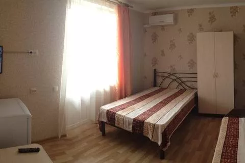 2 комнаты для пятерых с балконом. Гостевой дом Винтаж. Лазаревское