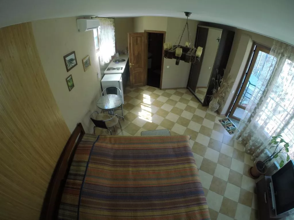 . Гостевой дом Лилия. Ялта