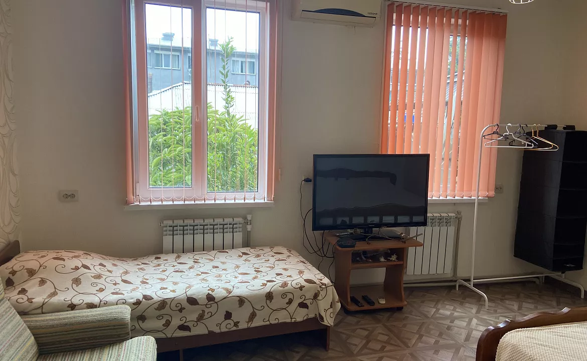 Семейный номер. Гостевой дом Надежда в Гаграх. Гагра