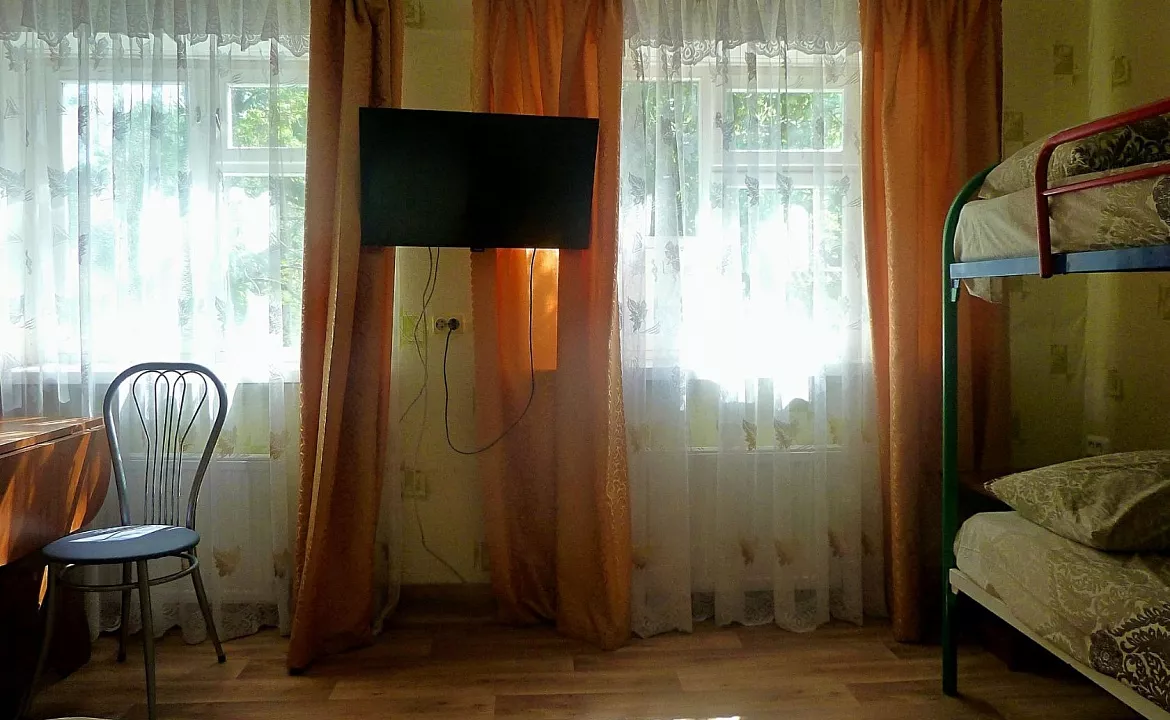 Двухкомнатный номер.. Частный сектор У Марины. Ейск