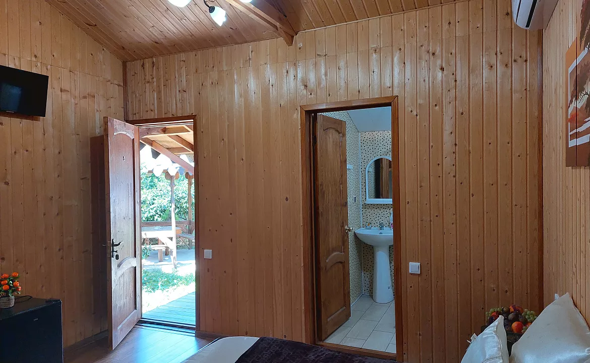 отдельный домик. Гостевой дом КАМЕЛИЯ. Пицунда