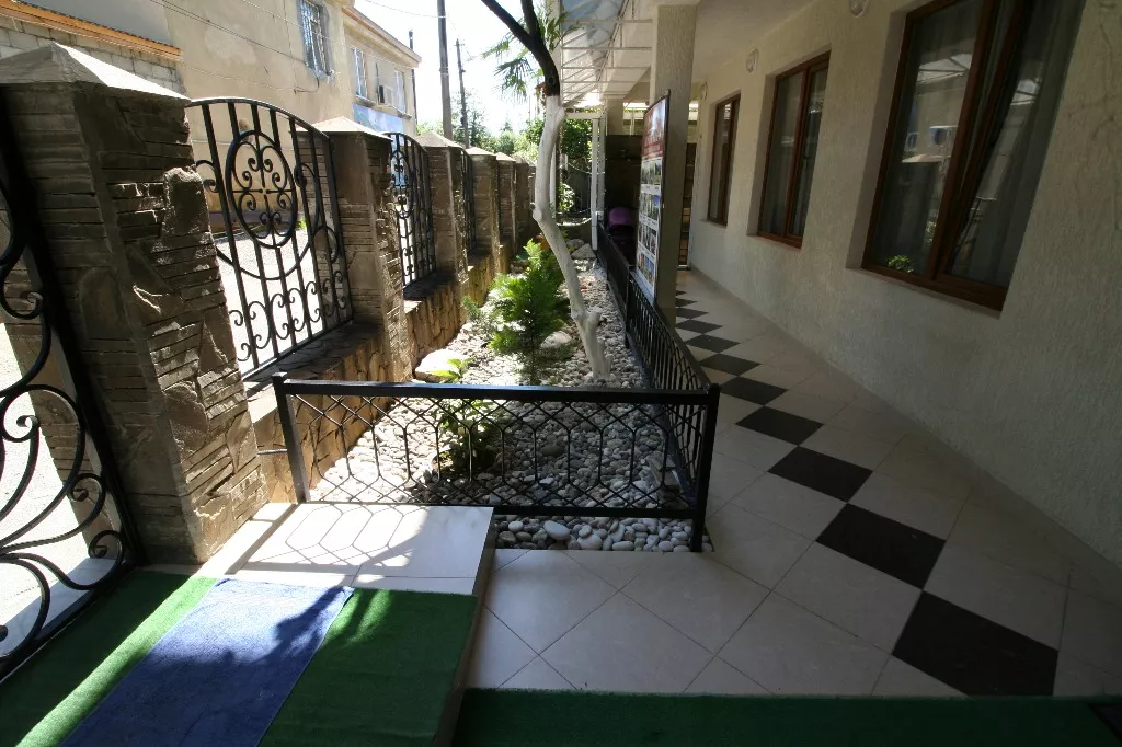 . Гостевой дом «Мандарин». Гагра