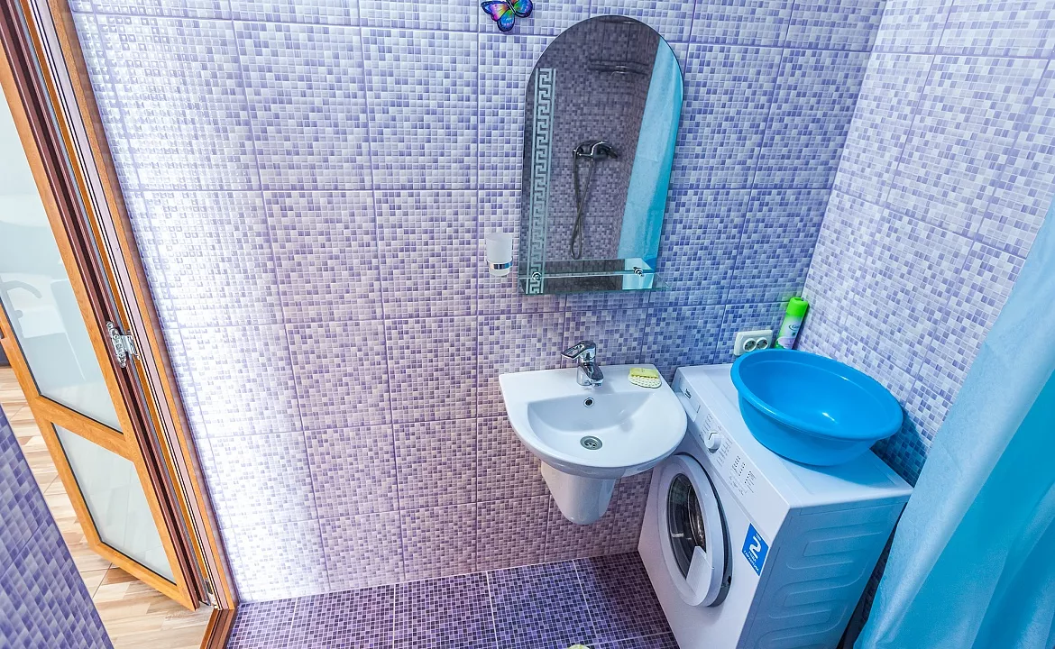 Люкс с балконом до 5 чел. Гостевой дом Пролетарская 12. Гурзуф