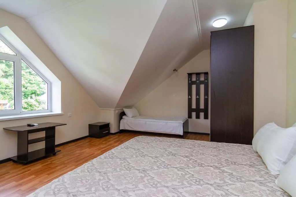 3-х местный номер без балкона. Гостевой дом "Адмирал" - Небуг. Небуг