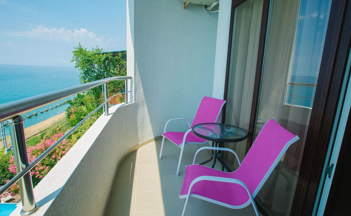 Апартаменты с видом на море. Отель АЙСБЕРГ. Лазаревское