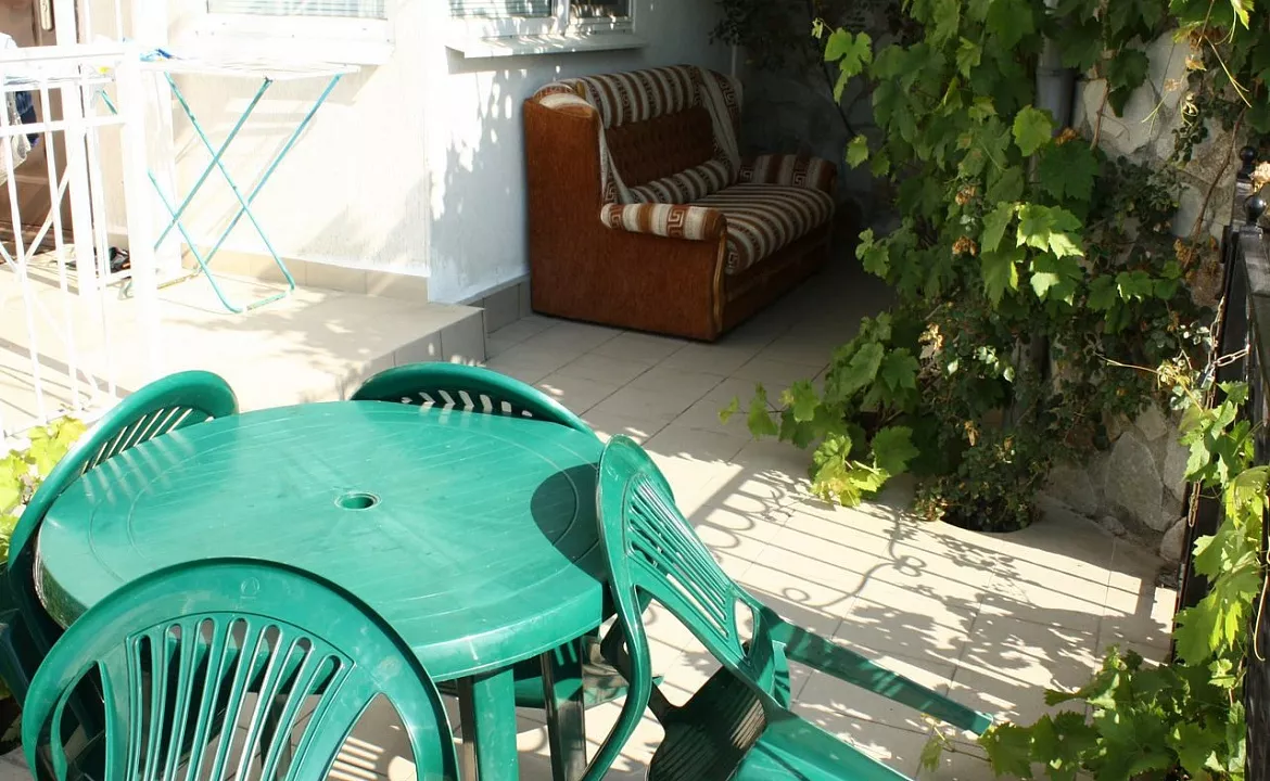 Номер с террасой шестиместный. Эллинг "Селена". Отрадное