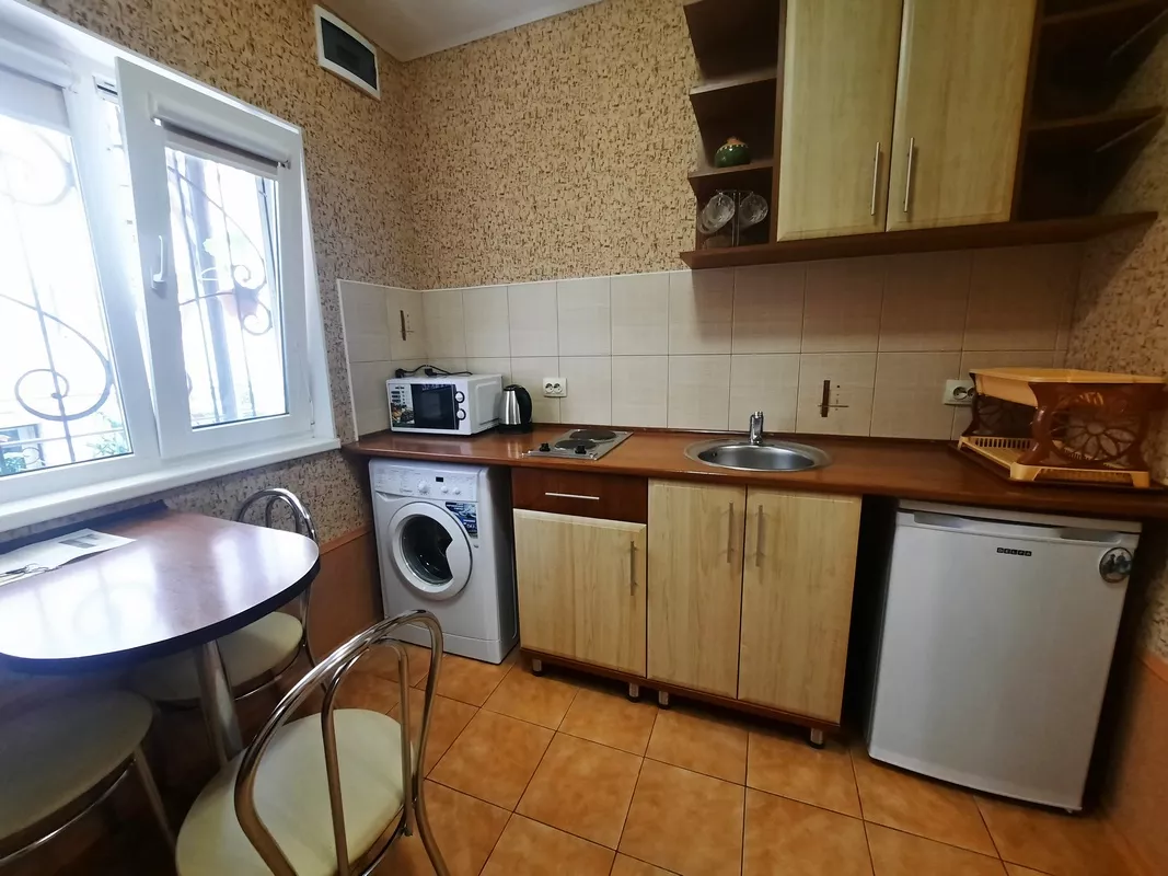 . Частный сектор  Студия. Алушта