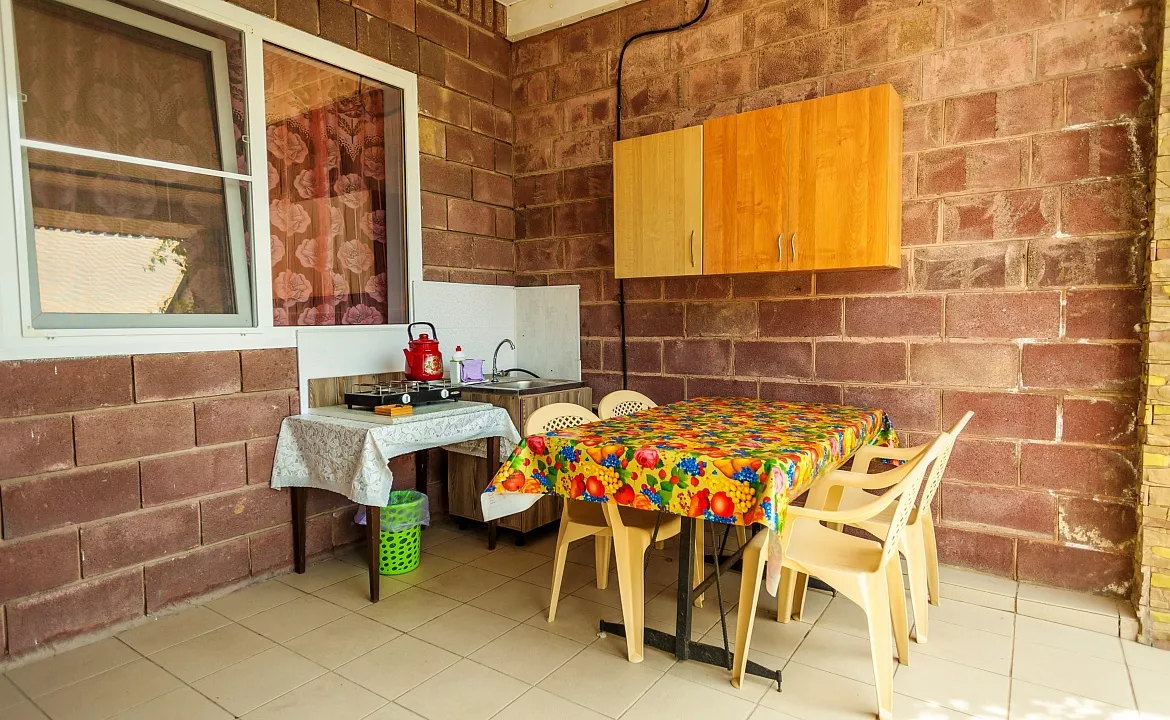 Трехкомнатный номер со своей кухней (1 этаж). Частный гостевой дом Лика. Архипо-Осиповка