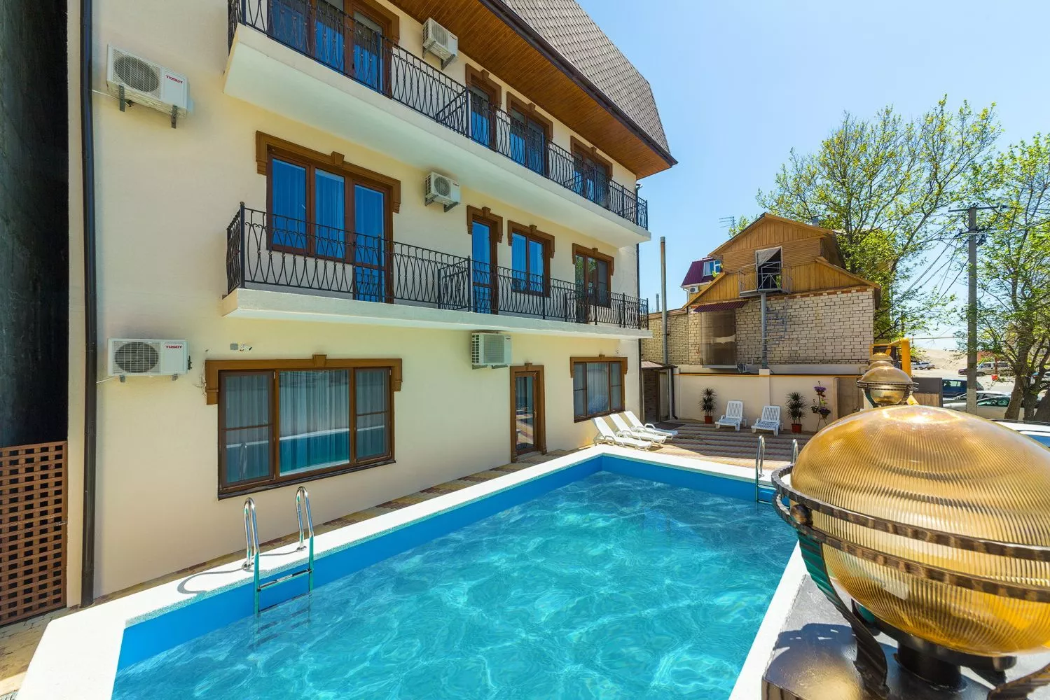 . Гостиница "Дженифер корпус Морской" . Нижнее Джемете