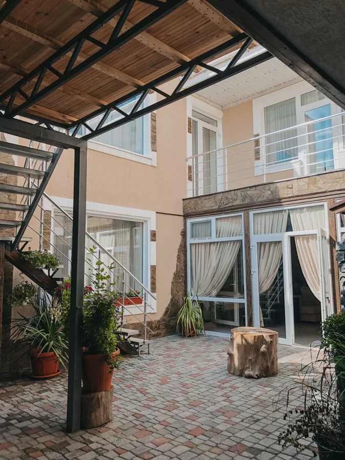 . Мини-пансионат «У моря». Штормовое