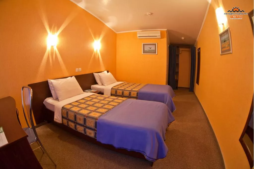 СТАНДАРТНЫЙ НОМЕР С ЛЕТНЕЙ ТЕРРАСОЙ И ВИДОМ НА БАССЕЙН. Отель Клуб-отель Акватория Лета. Ейск