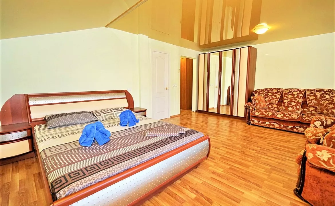 4-х  местный номер люкс с кухней и балконом. Гостевой дом "Лазурит". Лазаревское