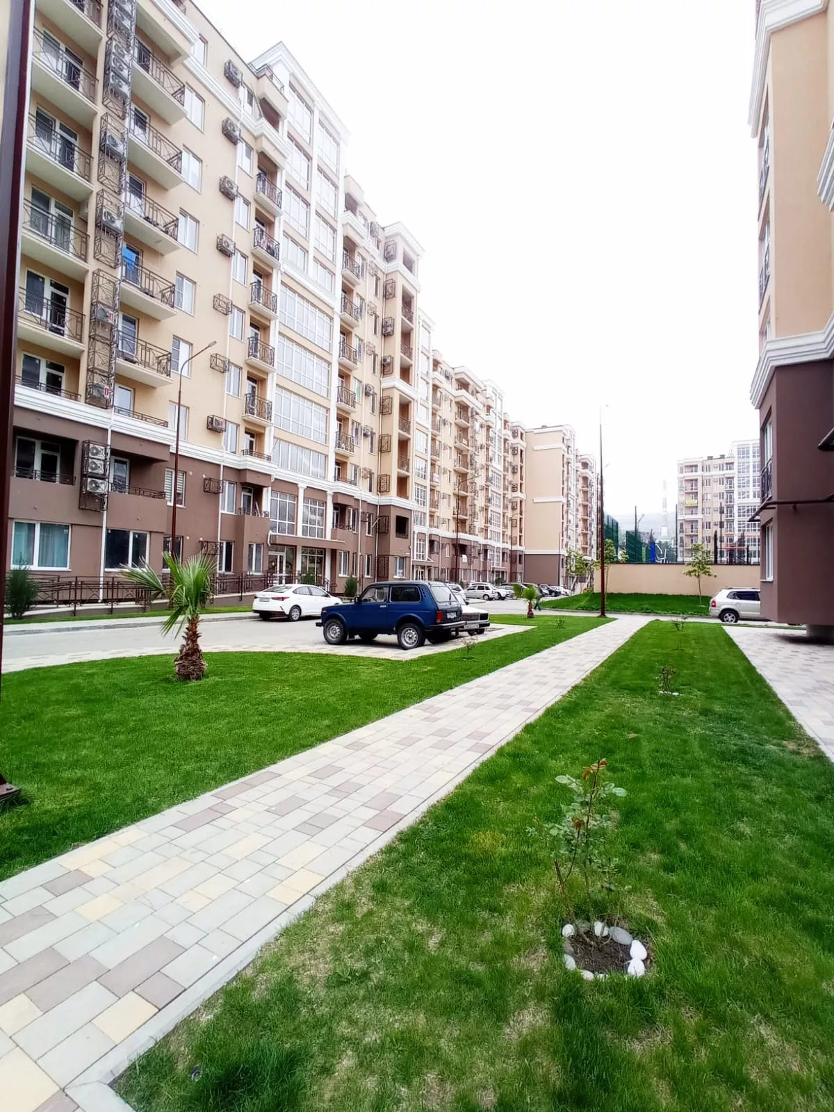 . Квартира в многоквартирном доме Квартира под ключ с балконом в элитном ЖК СЕМЕЙНЫЙ . Лазаревское