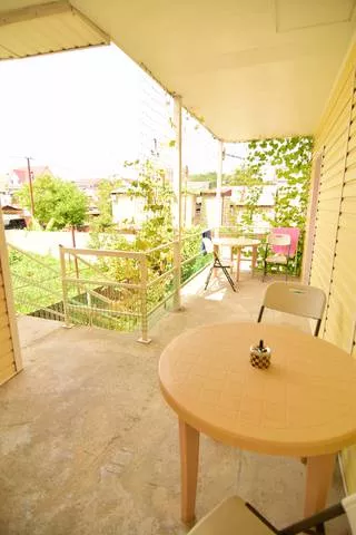 . Гостевой дом «Квартирки у моря» (кухня в номере). Вардане