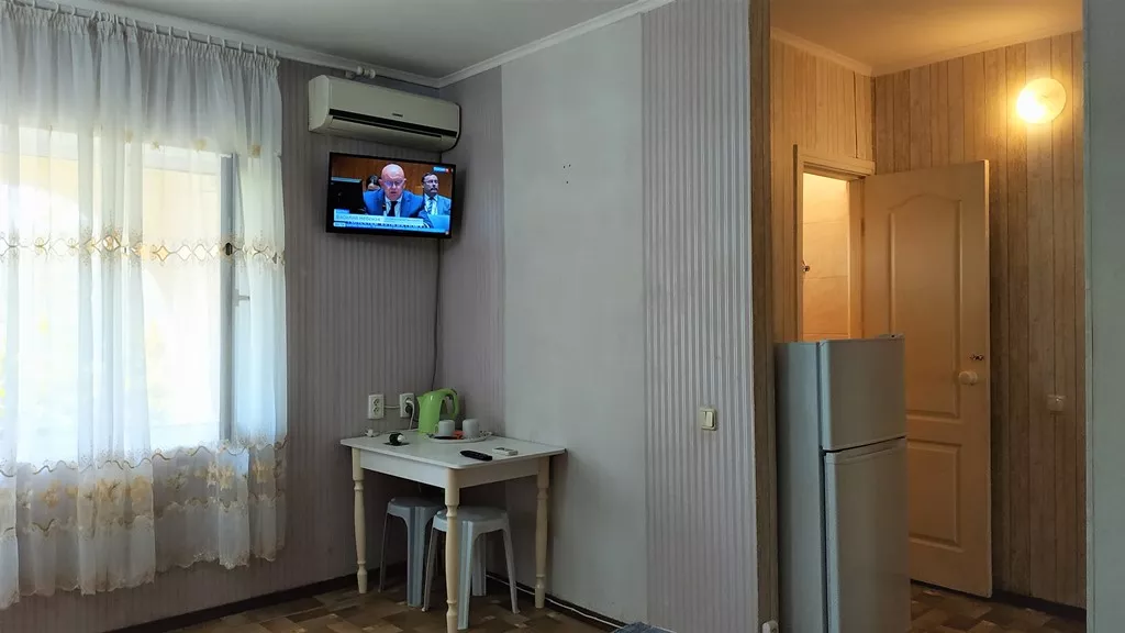 4-местный 2-комнатный номер Стандарт с балконом. Гостиница Лагуна. Крым - частный сектор