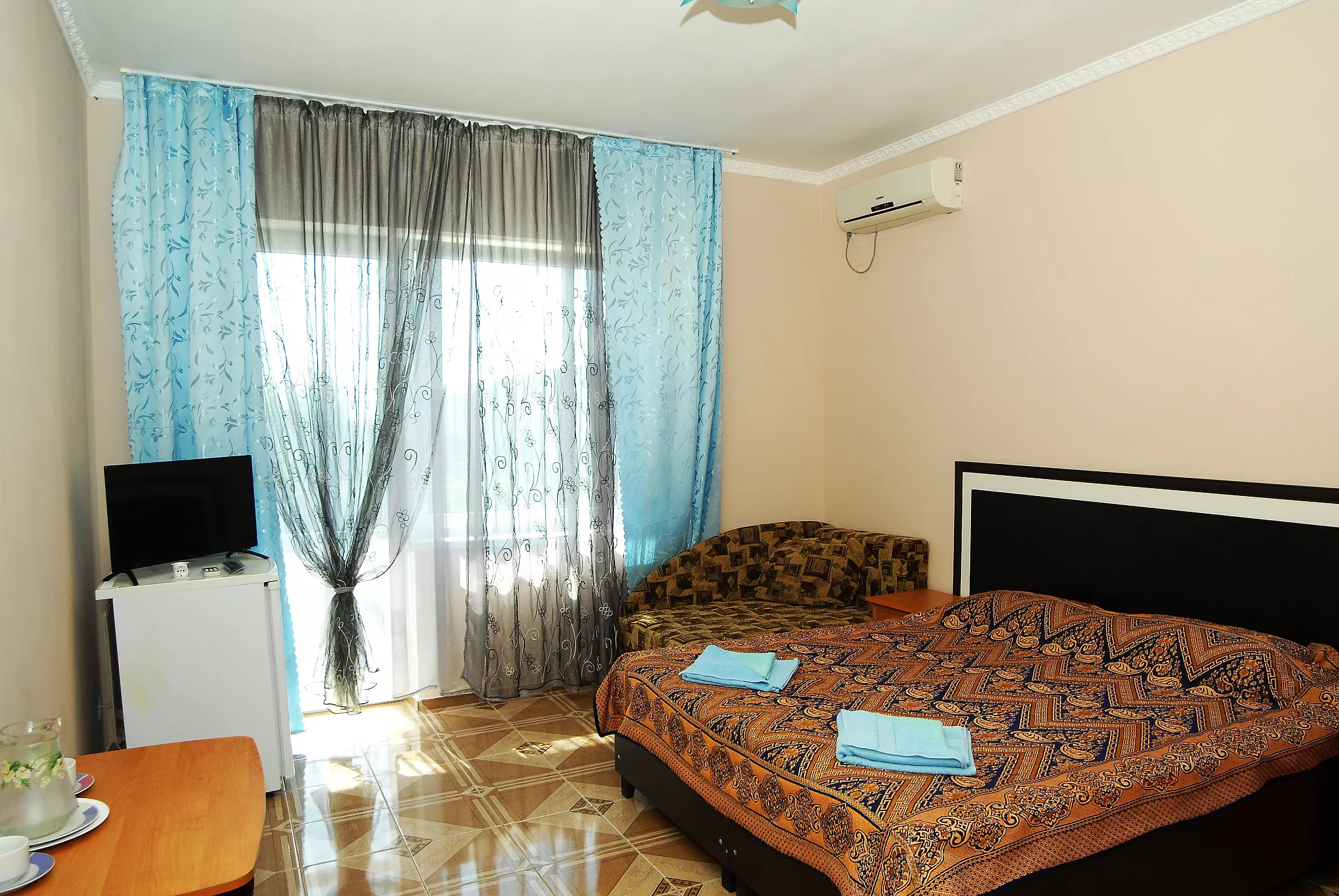 . Гостиница "Олимп" . Береговое