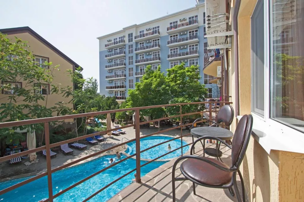 2-х местный полулюкс видом на бассейн (с балконом). Отель "Феличи". Витязево 2-х местный полулюкс видом на бассейн (с балконом). Отель "Феличи". Витязево