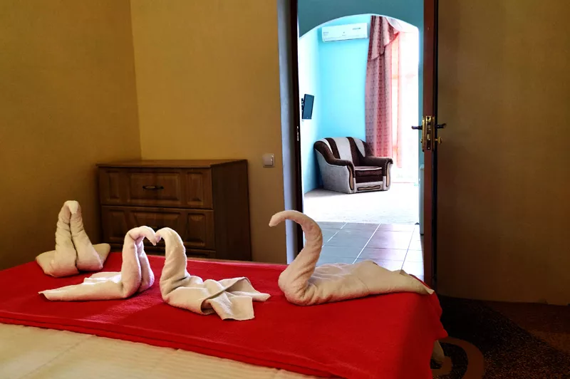 Двухкомнатный семейный люкс с балконом. Гостевой дом "Ирина" - Приветное. Приветное