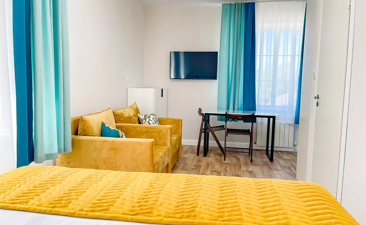 Стандарт 2-хместный с 2 дополнительными местами. Отель Автор. Анапа