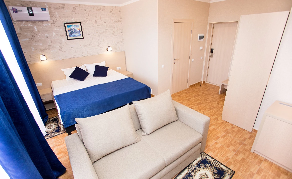 4-х местный «Джуниор сьют» с видом на море. Отель "Alfa Summer". Анапа