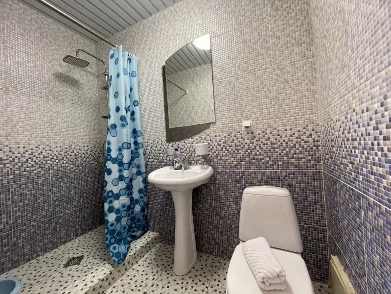 Стандартный трехместный номер. Гостевой дом "Замок на Жемчужной". Адлер