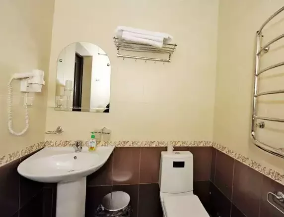 «Полулюкс». Гостиница «Гранд Виктория». Домбай-гостиницы