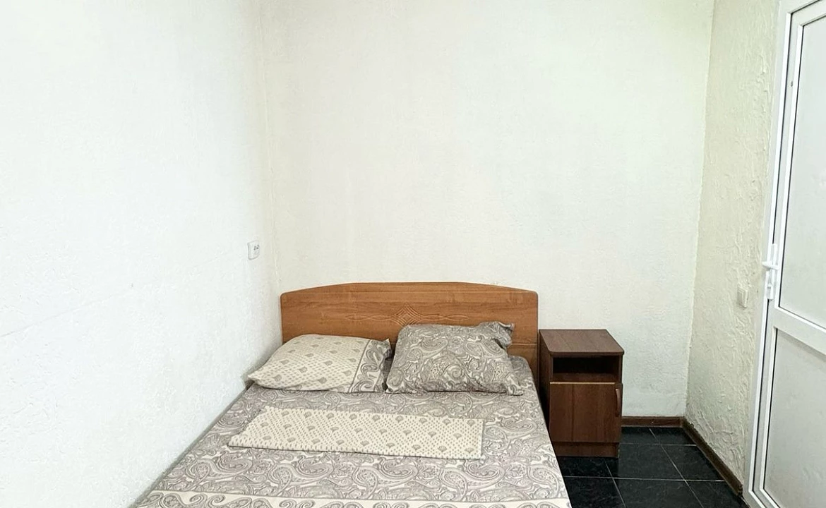 Трёхместный стандарт. Гостевой дом УЮТ на ул. Новороссийское шоссе 1/7. Джубга