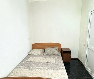 Трёхместный стандарт. Гостевой дом УЮТ на ул. Новороссийское шоссе 1/7. 