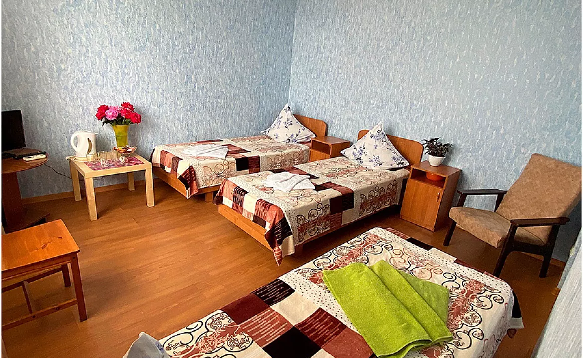 1-комнатный номер 3-местный без балкона. Гостиница Астерия. Ейск