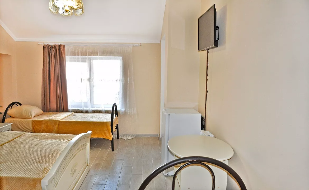 4х местный стандартный номер. Гостевой дом Надежда - Витязево. Витязево