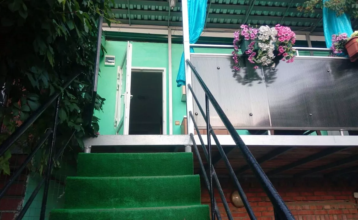 Двухкомнатный номер.. Частный сектор У Марины. Ейск