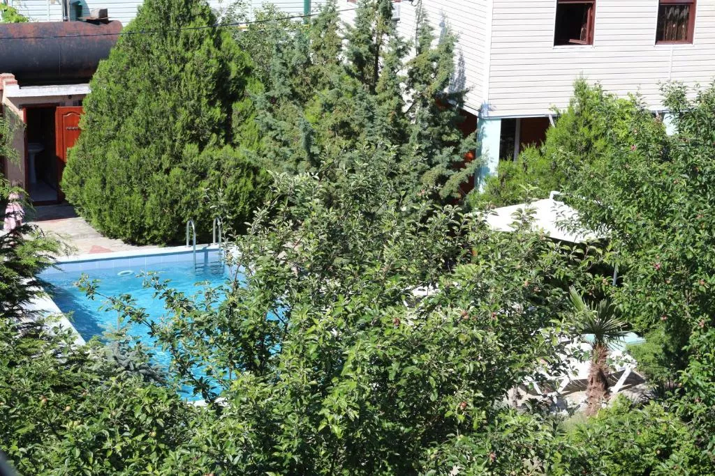 ЧЕТЫРЕХМЕСТНЫЙ С ВИДОМ НА ГОРЫ. Гостевой дом "Сибирячка". Ольгинка