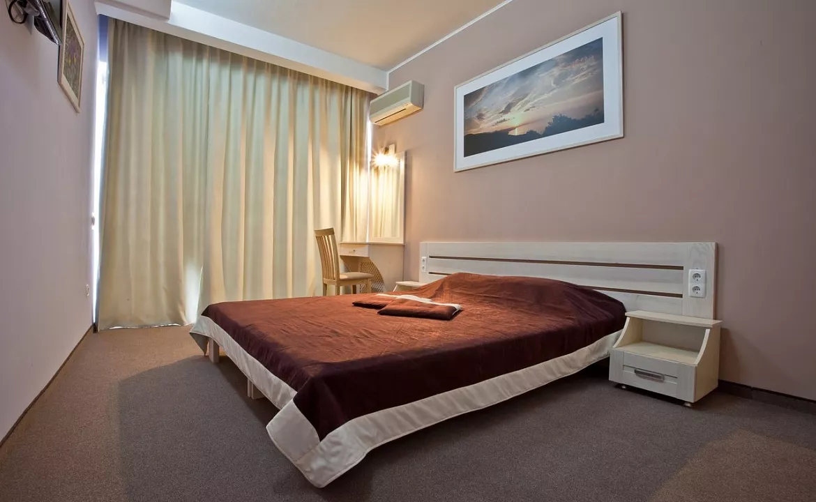 Двухкомнатный с частичным видом на море. Гостиница "Санта Барбара". Утёс