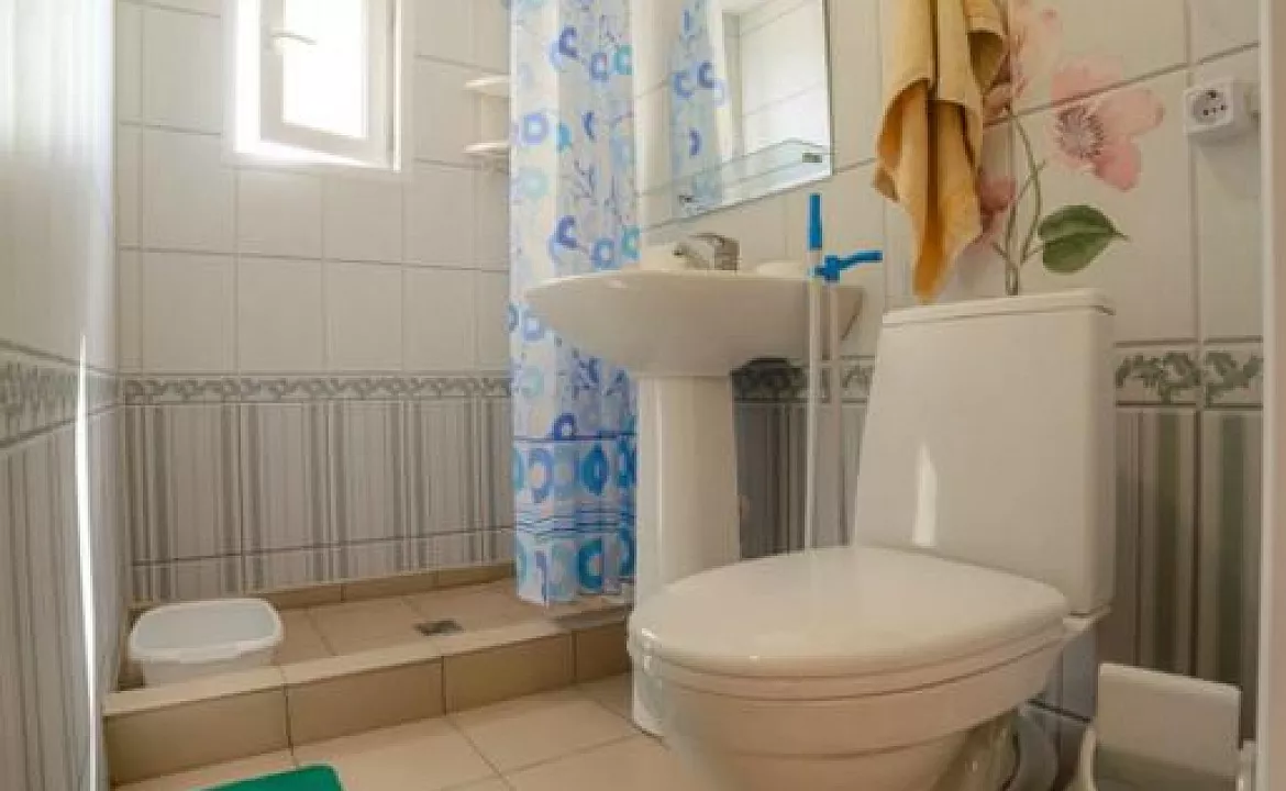 Двухместный номер . База отдыха "Мадагаскар". Должанская