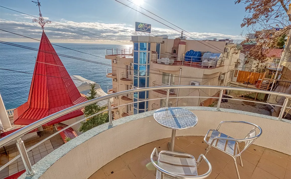 Полулюкс (вид на море). Отель «Интер». Утёс