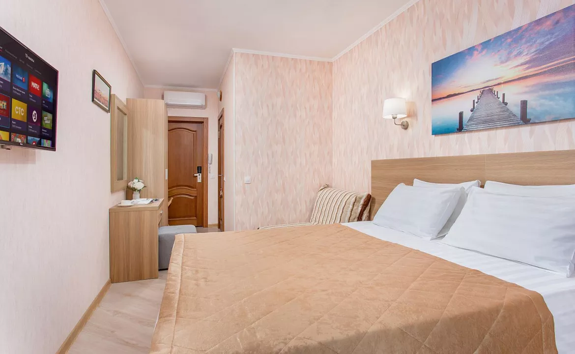 Стандарт с балконом. Гостиница "Бэлль" . Анапа