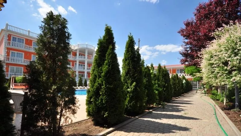 . Курортный отель "Апельсин". Саки