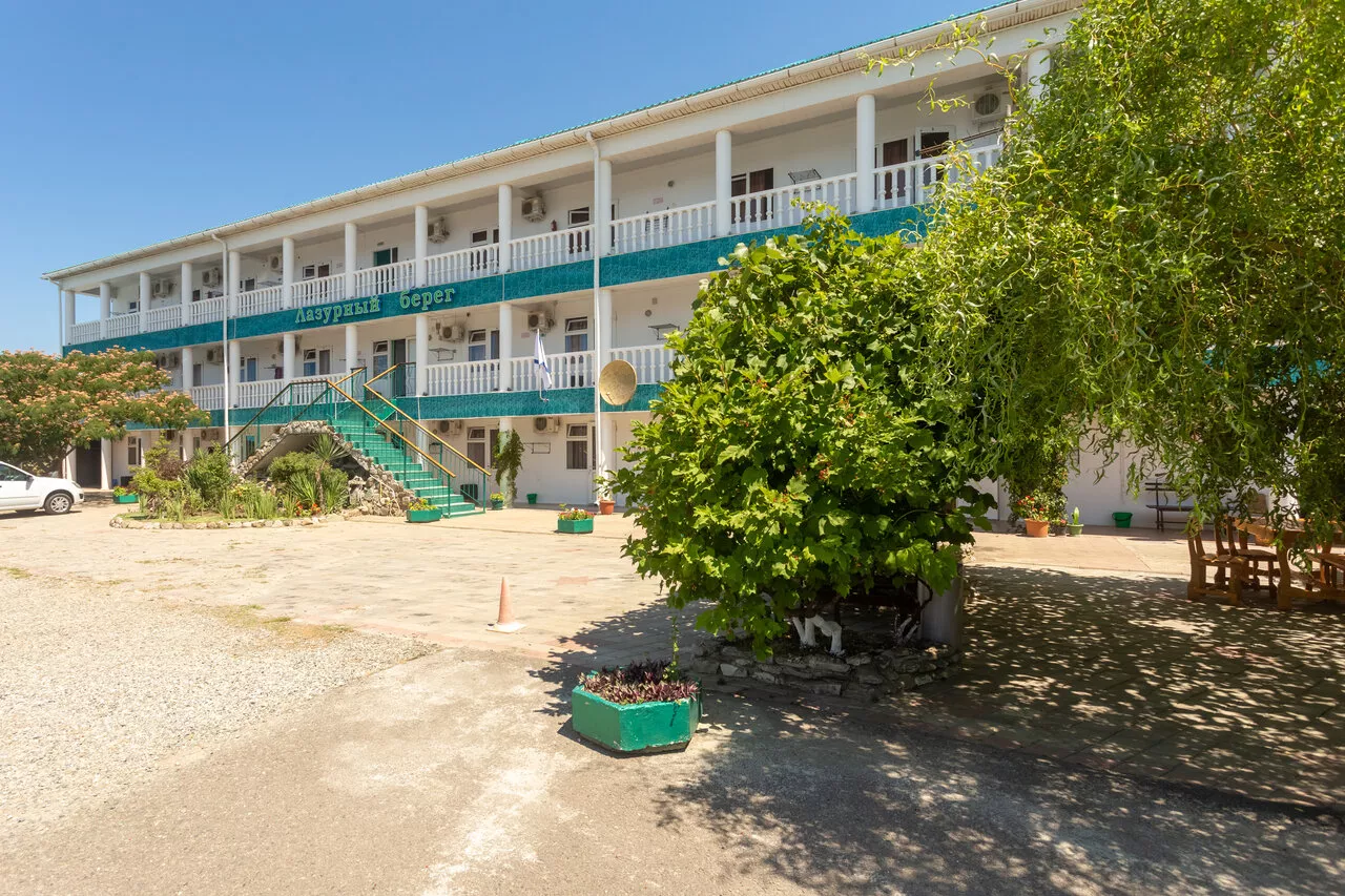 . Отель "Лазурный берег". Лермонтово