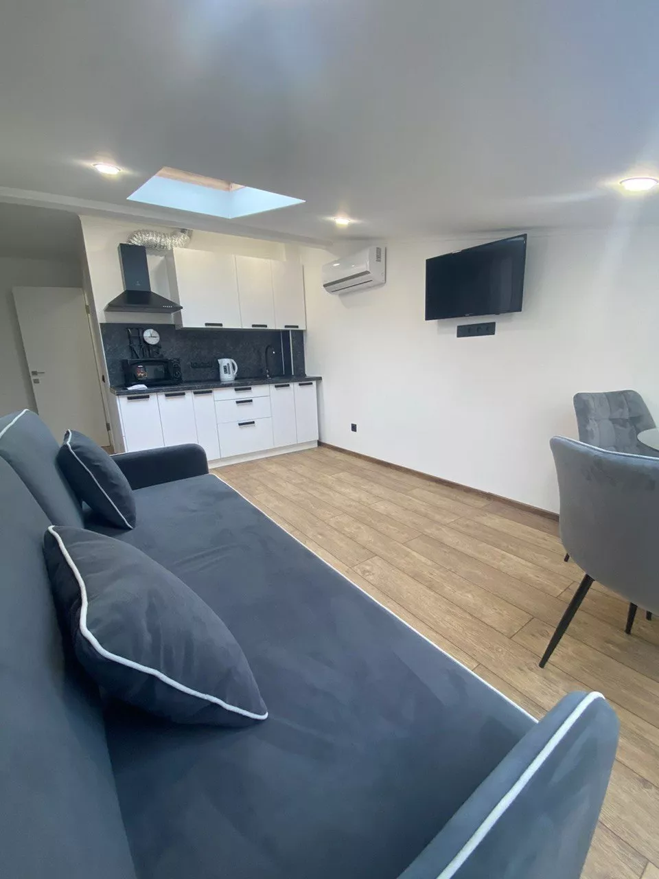 . Квартира в многоквартирном доме Апартаменты Цветочная. Адлер