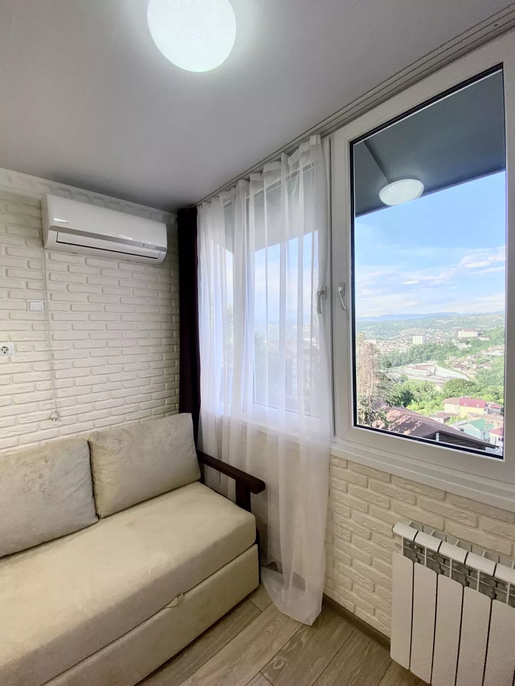 . Квартира в многоквартирном доме C видом на Горы и Море на Дмитриевой 56. Сочи